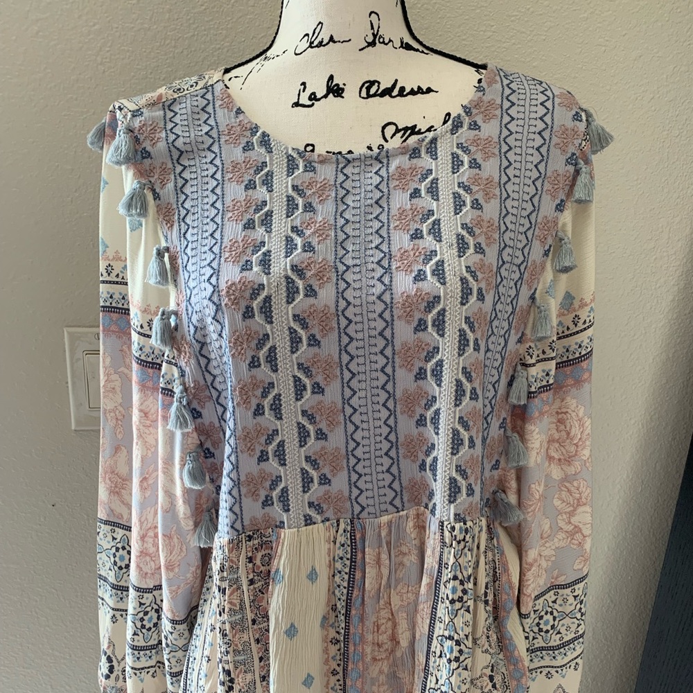 Bohemian blouse size M. NWT.